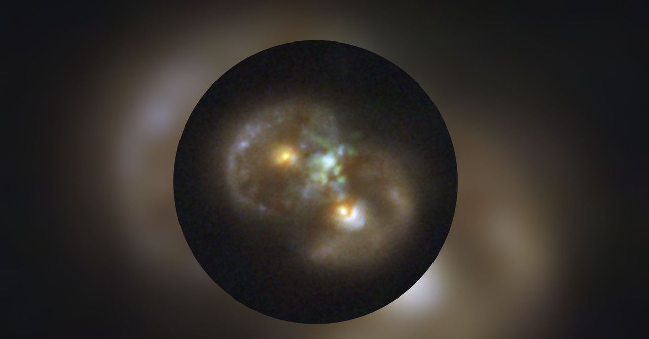 "Infinity Galaxy" newly discovered could test how forms of old supermassive holes ancient
