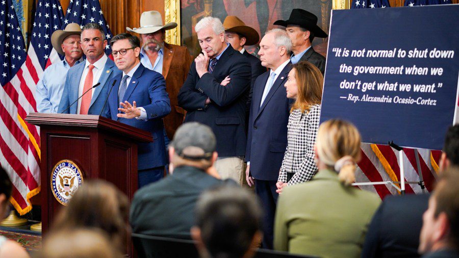 House Republicans promote the funding stop, t -shirt this week voices