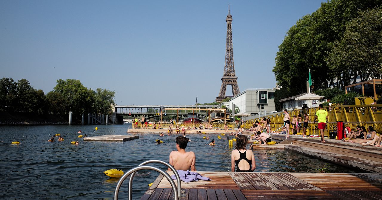 "People are so proud of that": how the river and the water lake are cooling buildings