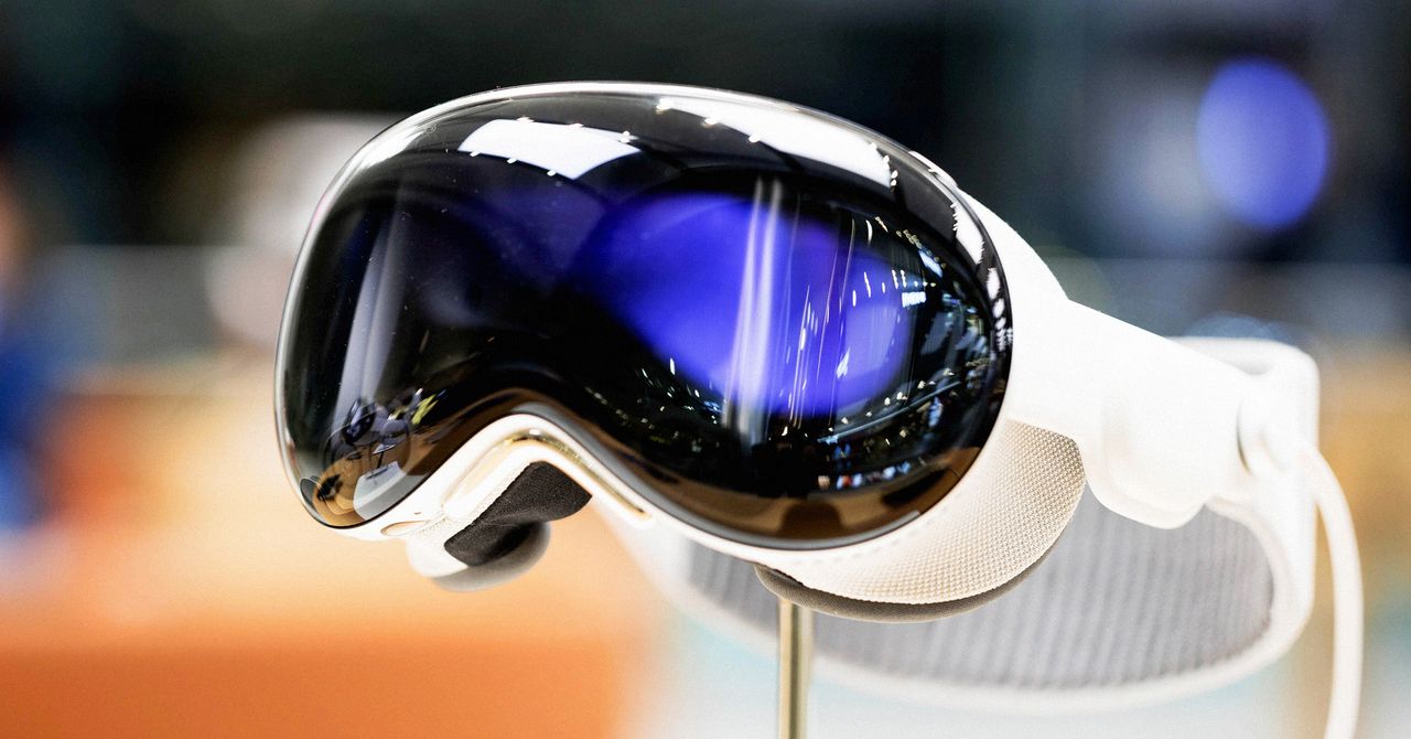 This startup wants to put its brain interface in the Apple Vision Pro